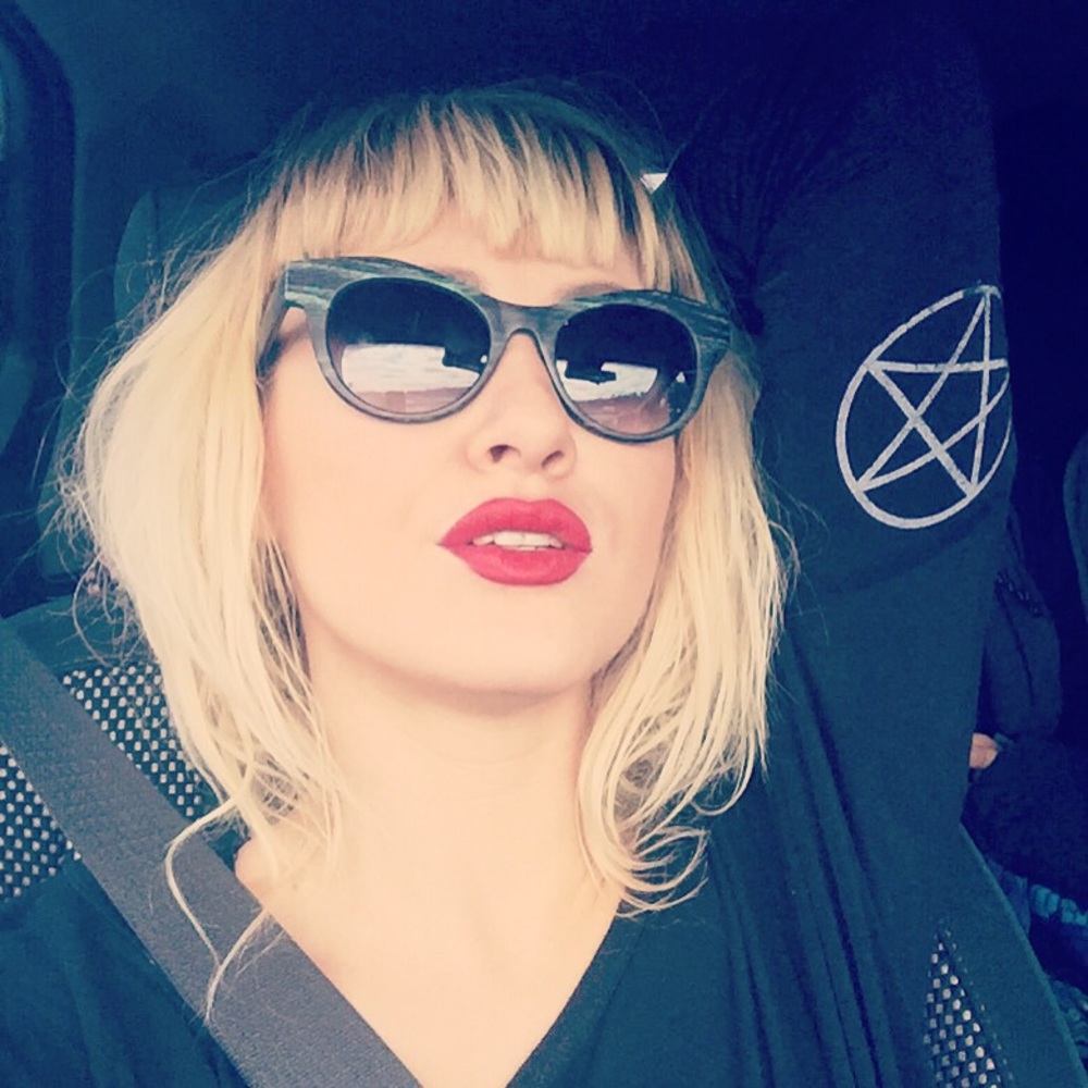 Meet your Posher, Eva Kosmos